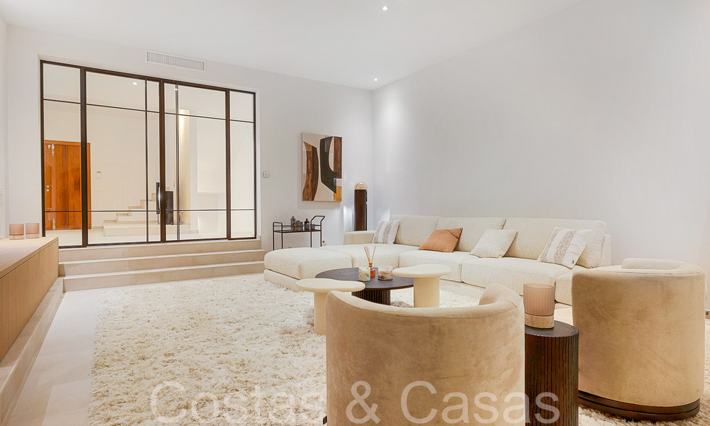 Belle villa rénovée de style méditerranéen contemporain à vendre, adjacente au terrain de golf de Benahavis - Marbella 69130