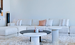 Belle villa rénovée de style méditerranéen contemporain à vendre, adjacente au terrain de golf de Benahavis - Marbella 69151 