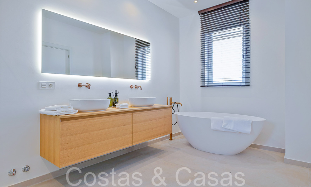 Belle villa rénovée de style méditerranéen contemporain à vendre, adjacente au terrain de golf de Benahavis - Marbella 69169