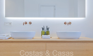 Belle villa rénovée de style méditerranéen contemporain à vendre, adjacente au terrain de golf de Benahavis - Marbella 69173 