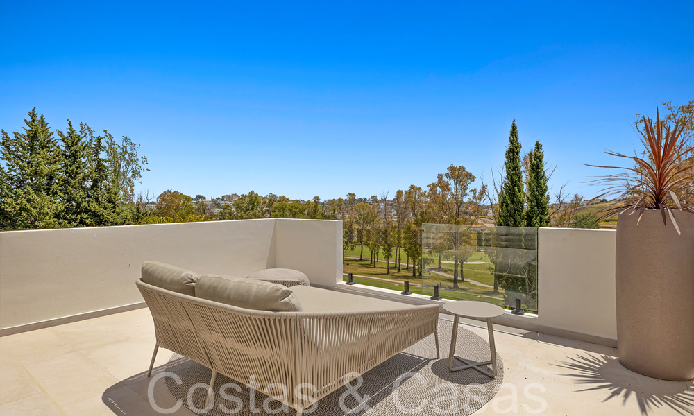 Belle villa rénovée de style méditerranéen contemporain à vendre, adjacente au terrain de golf de Benahavis - Marbella 69174