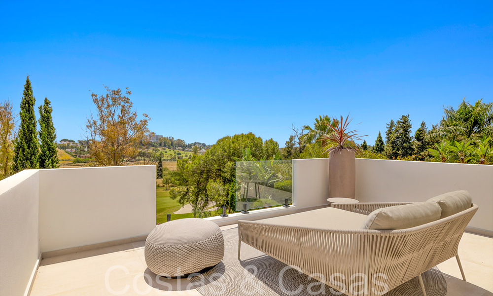 Belle villa rénovée de style méditerranéen contemporain à vendre, adjacente au terrain de golf de Benahavis - Marbella 69175