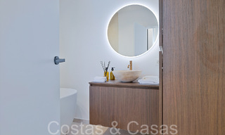 Belle villa rénovée de style méditerranéen contemporain à vendre, adjacente au terrain de golf de Benahavis - Marbella 69179 