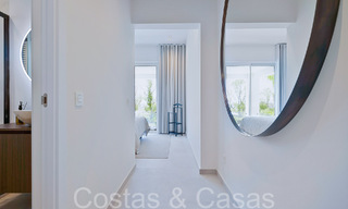 Belle villa rénovée de style méditerranéen contemporain à vendre, adjacente au terrain de golf de Benahavis - Marbella 69182 