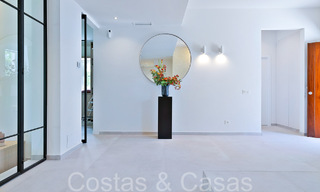 Belle villa rénovée de style méditerranéen contemporain à vendre, adjacente au terrain de golf de Benahavis - Marbella 69192 