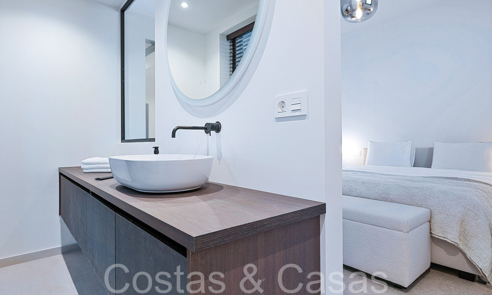 Belle villa rénovée de style méditerranéen contemporain à vendre, adjacente au terrain de golf de Benahavis - Marbella 69197