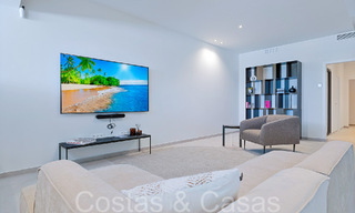 Belle villa rénovée de style méditerranéen contemporain à vendre, adjacente au terrain de golf de Benahavis - Marbella 69203 