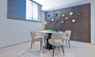 Belle villa rénovée de style méditerranéen contemporain à vendre, adjacente au terrain de golf de Benahavis - Marbella 69204 