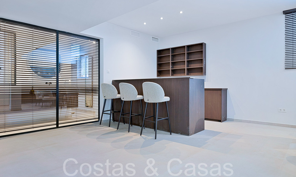 Belle villa rénovée de style méditerranéen contemporain à vendre, adjacente au terrain de golf de Benahavis - Marbella 69206