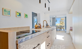 Belle villa rénovée de style méditerranéen contemporain à vendre, adjacente au terrain de golf de Benahavis - Marbella 69232 