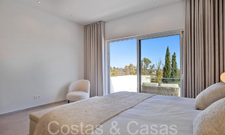 Belle villa rénovée de style méditerranéen contemporain à vendre, adjacente au terrain de golf de Benahavis - Marbella 69245 