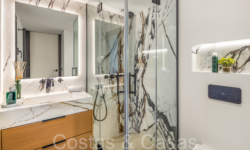 Penthouse en duplex de premier ordre avec vue panoramique sur la mer et piscine privée à vendre à Nueva Andalucia, Marbella 69465