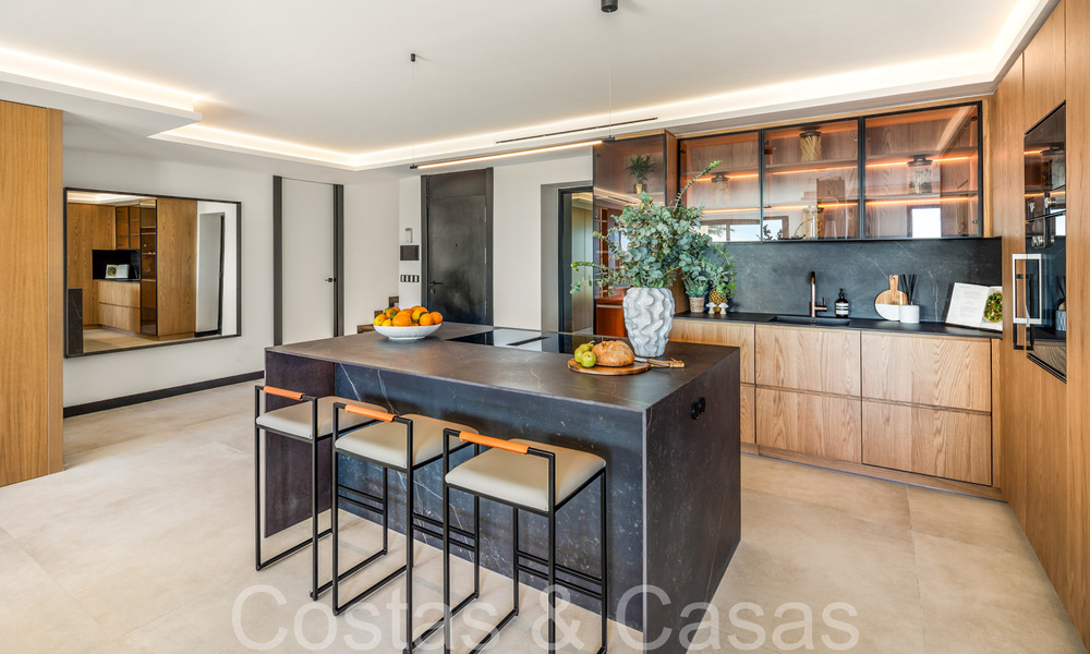 Penthouse en duplex de premier ordre avec vue panoramique sur la mer et piscine privée à vendre à Nueva Andalucia, Marbella 69467