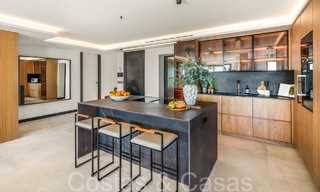 Penthouse en duplex de premier ordre avec vue panoramique sur la mer et piscine privée à vendre à Nueva Andalucia, Marbella 69467 