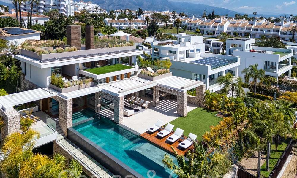 Chef-d'œuvre architectural à vendre, à distance de marche de Puerto Banus et de la plage de Nueva Andalucia, Marbella 69419
