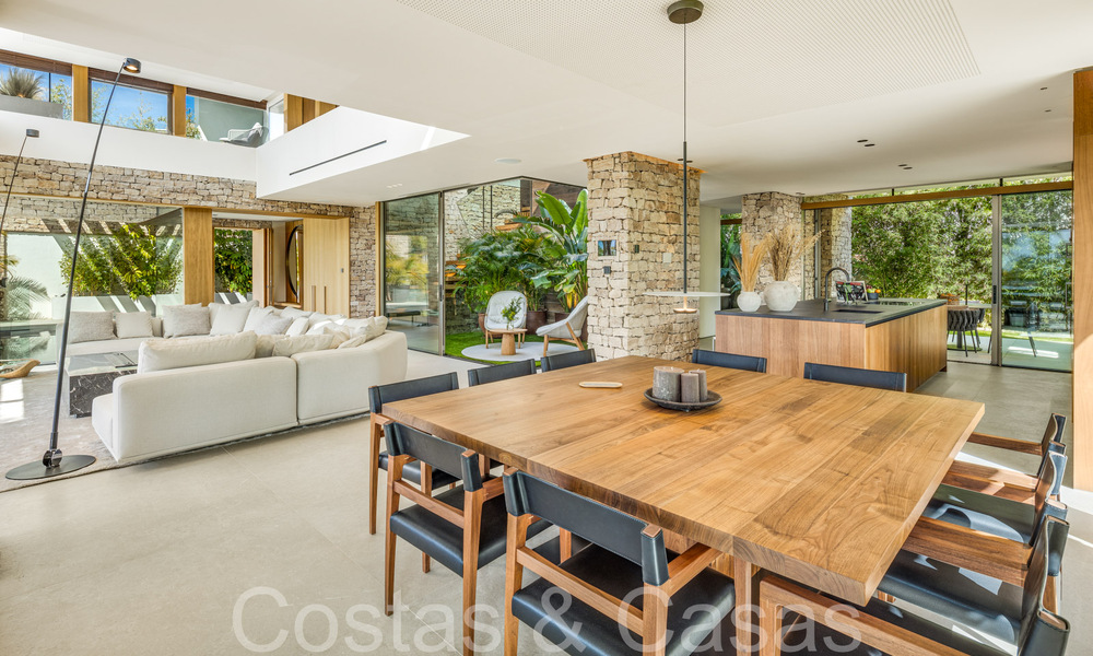 Chef-d'œuvre architectural à vendre, à distance de marche de Puerto Banus et de la plage de Nueva Andalucia, Marbella 69427