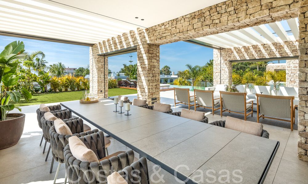 Chef-d'œuvre architectural à vendre, à distance de marche de Puerto Banus et de la plage de Nueva Andalucia, Marbella 69428