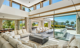 Chef-d'œuvre architectural à vendre, à distance de marche de Puerto Banus et de la plage de Nueva Andalucia, Marbella 69429 