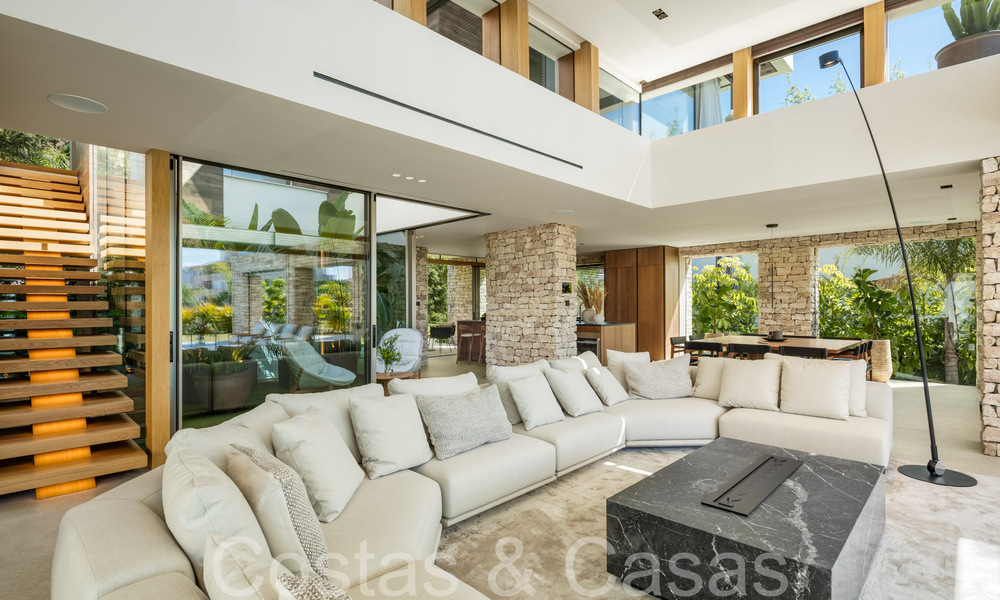 Chef-d'œuvre architectural à vendre, à distance de marche de Puerto Banus et de la plage de Nueva Andalucia, Marbella 69430