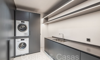 Chef-d'œuvre architectural à vendre, à distance de marche de Puerto Banus et de la plage de Nueva Andalucia, Marbella 69436 