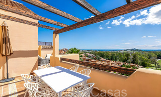Penthouse de luxe prêt à emménager avec une vue magnifique sur le golf et la mer Méditerranée à vendre à Benahavis - Marbella 69611 