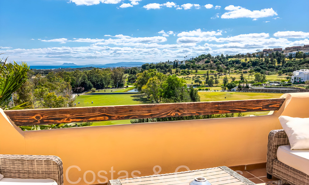Penthouse de luxe prêt à emménager avec une vue magnifique sur le golf et la mer Méditerranée à vendre à Benahavis - Marbella 69612