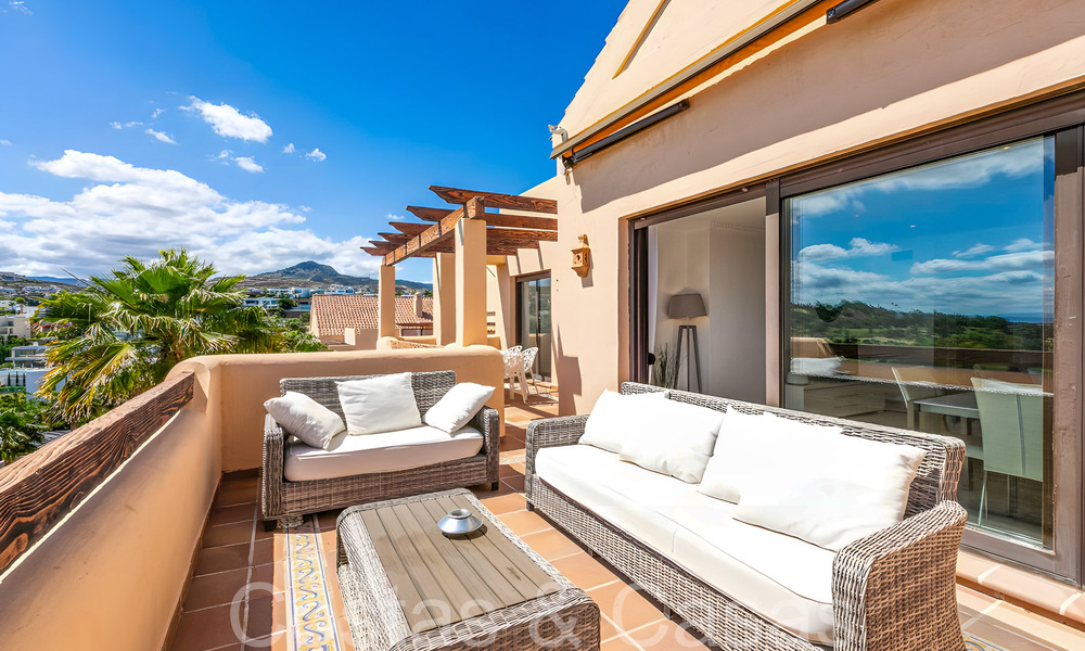Penthouse de luxe prêt à emménager avec une vue magnifique sur le golf et la mer Méditerranée à vendre à Benahavis - Marbella 69627