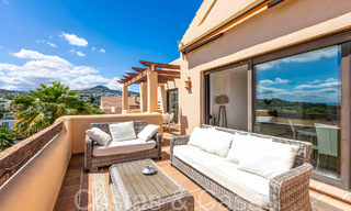 Penthouse de luxe prêt à emménager avec une vue magnifique sur le golf et la mer Méditerranée à vendre à Benahavis - Marbella 69627 