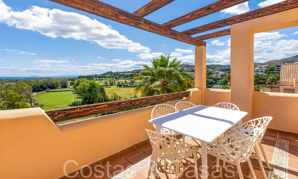 Penthouse de luxe prêt à emménager avec une vue magnifique sur le golf et la mer Méditerranée à vendre à Benahavis - Marbella 69628