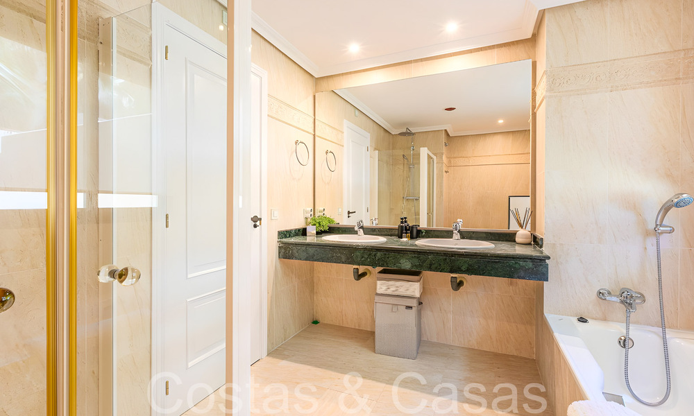 Penthouse de luxe prêt à emménager avec une vue magnifique sur le golf et la mer Méditerranée à vendre à Benahavis - Marbella 69642