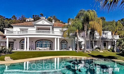 Villa méditerranéenne classique avec vue imprenable sur la mer à vendre, dans le complexe exclusif de La Zagaleta à Benahavis - Marbella 69750