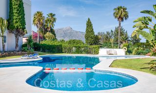 Appartement luxueusement rénové avec vue sur le golf et la mer à vendre, adjacent à un parcours de golf à La Quinta, Benahavis - Marbella 69948 