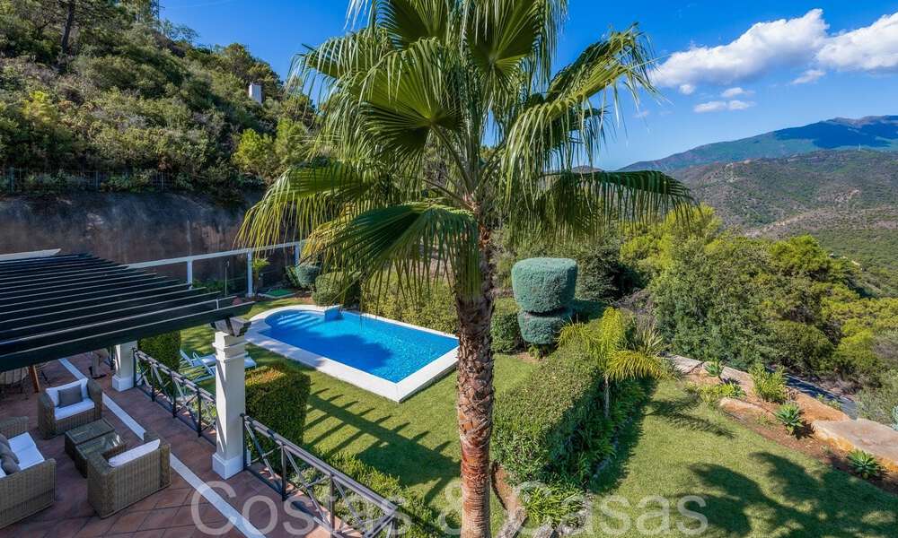 Villa de luxe espagnole avec vue imprenable à vendre, nichée dans la verdure d'Istan, Costa del Sol 70409