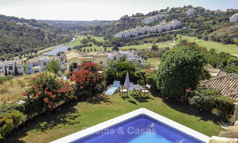 Villa de luxe à vendre sur un complexe de golf dans la zone de Marbella - Benahavis 14090