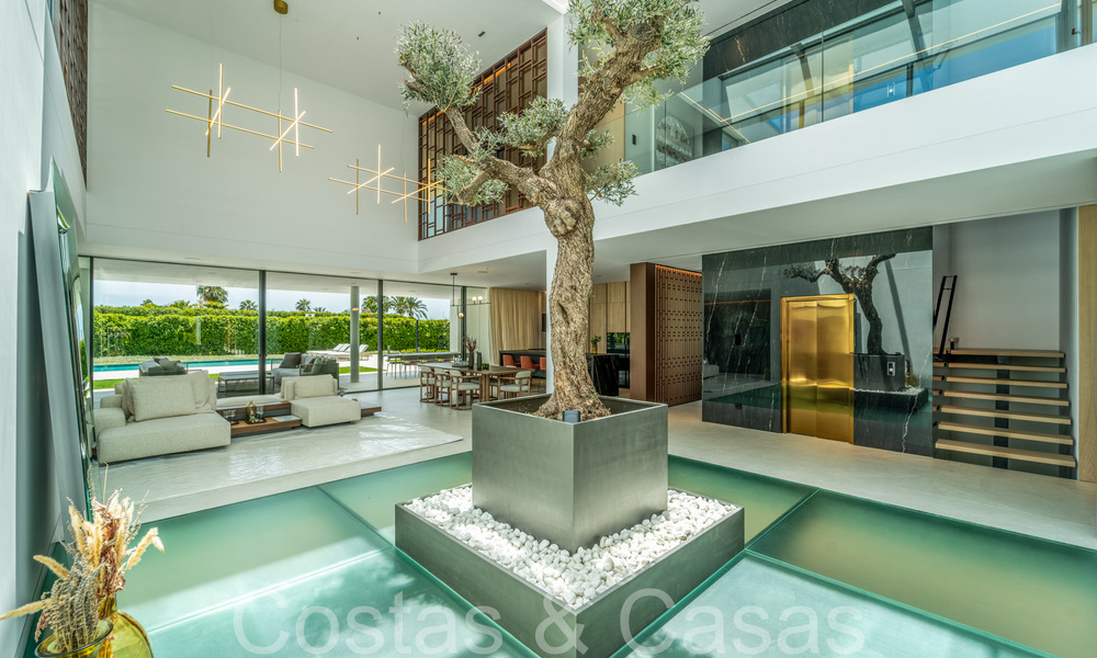 Villa design sophistiquée à vendre près de la plage au cœur du Golden Mile de Marbella 72030