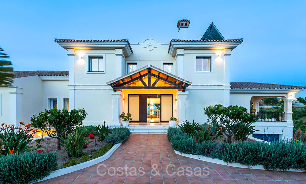 Majestueuse villa de style méditerranéen à vendre, avec vue sur la mer, dans un environnement naturel à l'est du centre de Marbella 72157