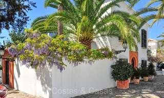 Maison mitoyenne prestigieuse à vendre dans une urbanisation exclusive de style pueblo sur le Golden Mile de Marbella 73310 