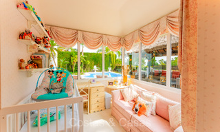 Villa de luxe espagnole traditionnelle à vendre avec vue sur la mer dans une communauté fermée exclusive à La Quinta, Benahavis - Marbella 73442 