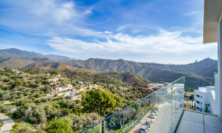 Prêt à emménager, appartement contemporain avec vue sur la mer à vendre dans une communauté fermée située sur les collines de Marbella 73471 
