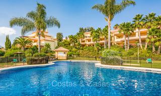 Appartement de 3 chambres à vendre à quelques pas de Puerto Banus et de la plage à Nueva Andalucia, Marbella 73701 