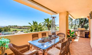 Appartement de 3 chambres à vendre à quelques pas de Puerto Banus et de la plage à Nueva Andalucia, Marbella 73705 