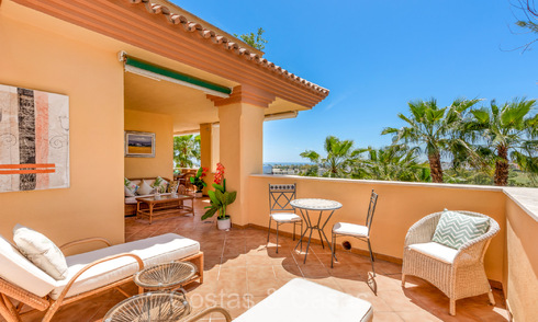 Appartement de 3 chambres à vendre à quelques pas de Puerto Banus et de la plage à Nueva Andalucia, Marbella 73707