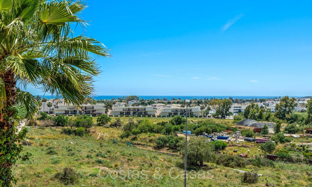 Appartement de 3 chambres à vendre à quelques pas de Puerto Banus et de la plage à Nueva Andalucia, Marbella 73710