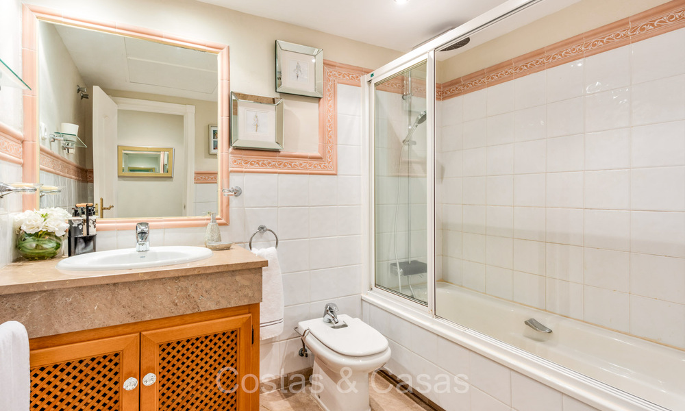 Appartement de 3 chambres à vendre à quelques pas de Puerto Banus et de la plage à Nueva Andalucia, Marbella 73714