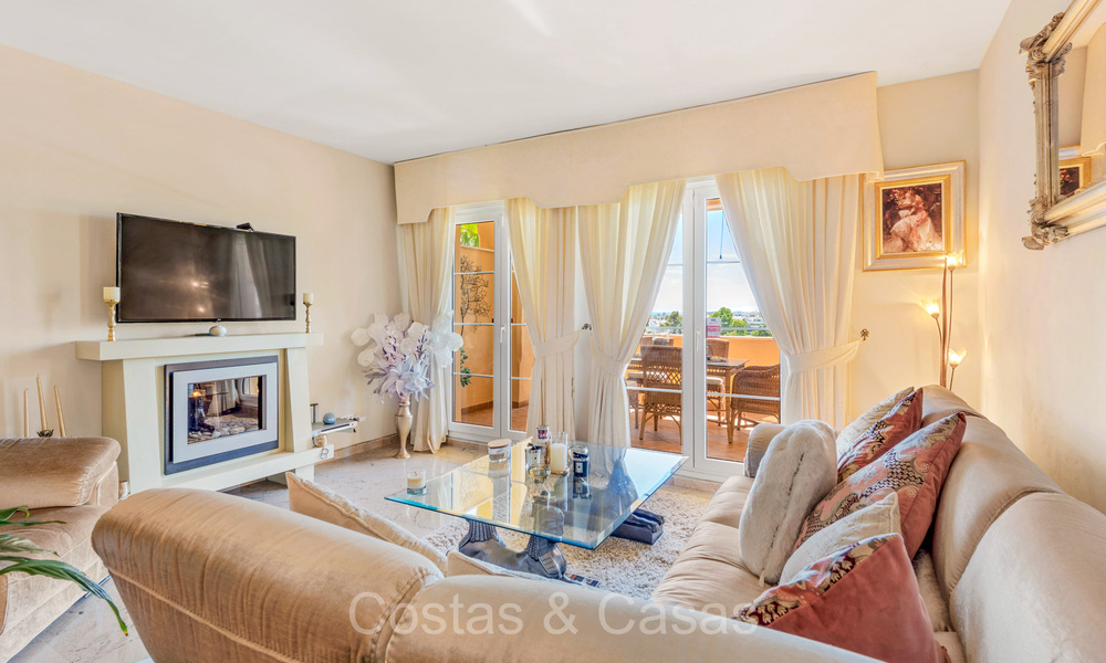 Appartement de 3 chambres à vendre à quelques pas de Puerto Banus et de la plage à Nueva Andalucia, Marbella 73720