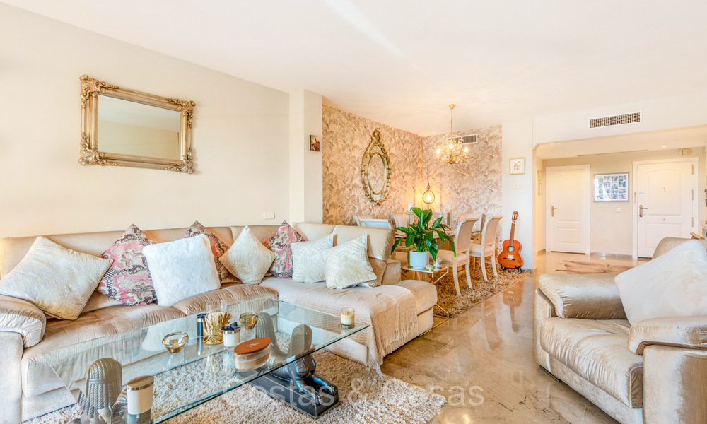 Appartement de 3 chambres à vendre à quelques pas de Puerto Banus et de la plage à Nueva Andalucia, Marbella 73722