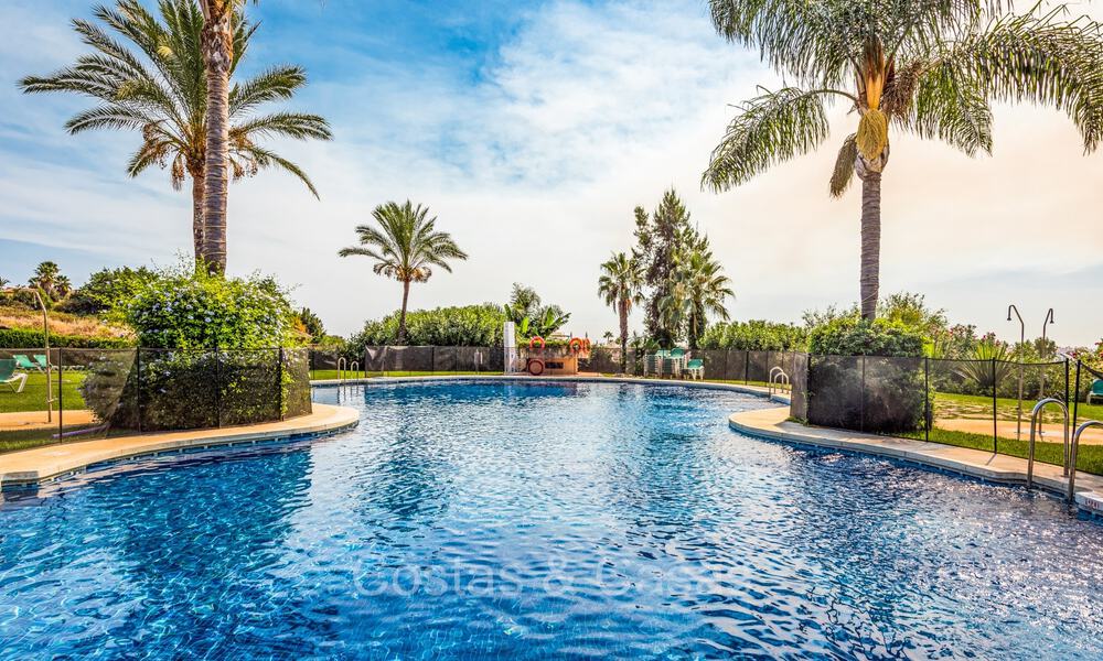 Appartement de 3 chambres à vendre à quelques pas de Puerto Banus et de la plage à Nueva Andalucia, Marbella 73726