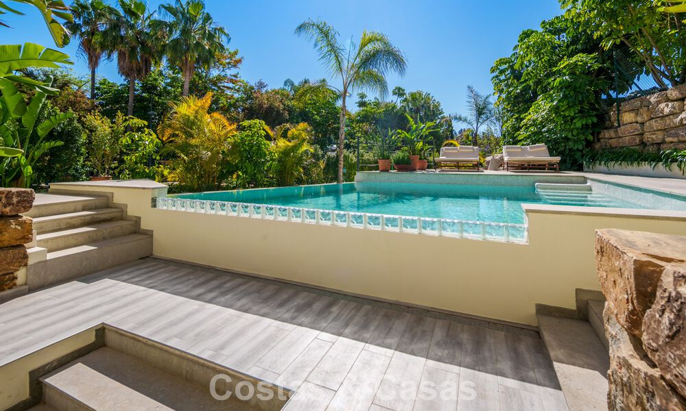 Villa prête à emménager à vendre à distance de marche d'un club-house de golf sur le New Golden Mile, Marbella - Estepona 805991