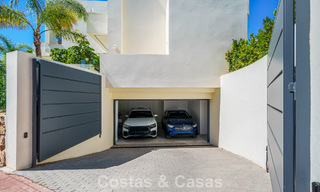 Villa prête à emménager à vendre à distance de marche d'un club-house de golf sur le New Golden Mile, Marbella - Estepona 806007 