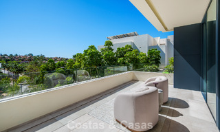 Villa prête à emménager à vendre à distance de marche d'un club-house de golf sur le New Golden Mile, Marbella - Estepona 806025 